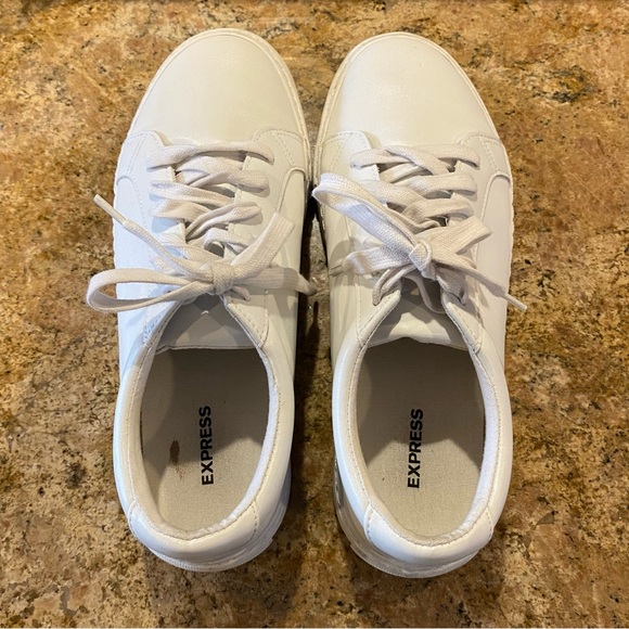 Express Shoes Mens Comfort Sneakers White Faux Leather Lace Up Low Top Size 9.5 - Picture 3 of 12